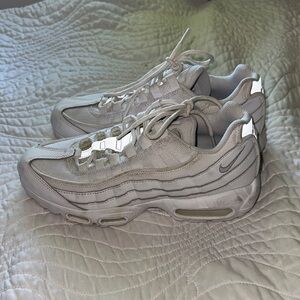 [NEVER WORN] Nike Air Max 95 White Sneakers men’s 7